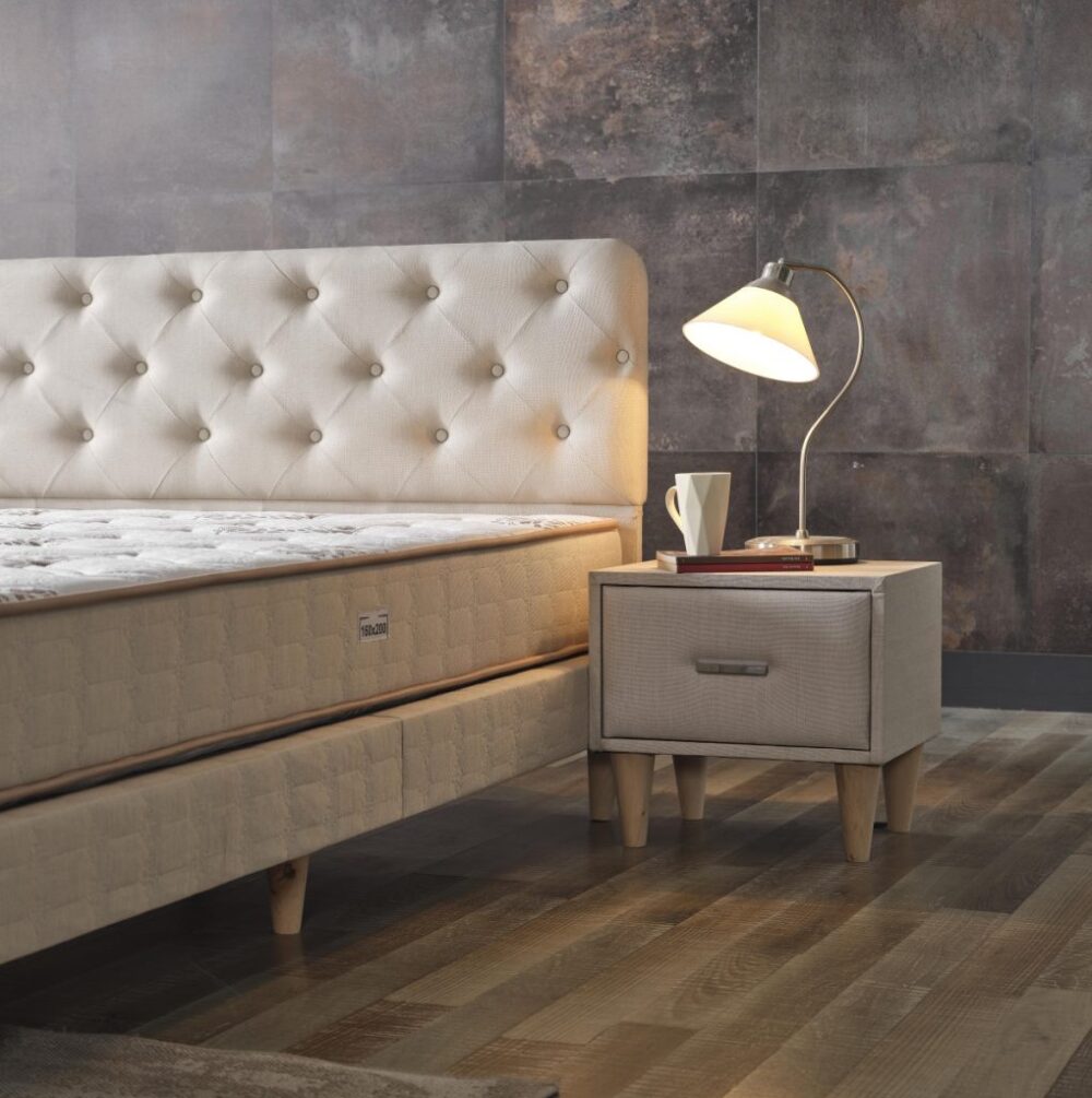 מיטה זוגית מרופדת